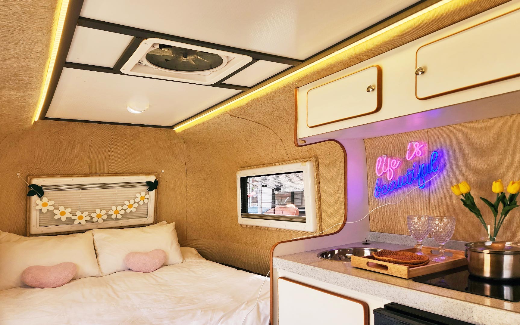 슬라이드 이미지1